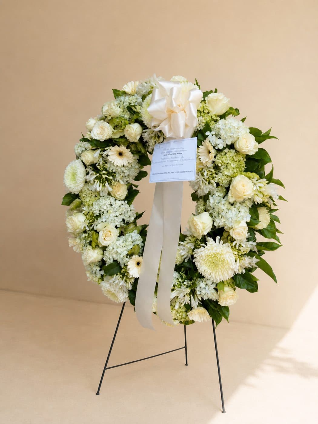 Corona fúnebre de Celiflor entregada en funeraria