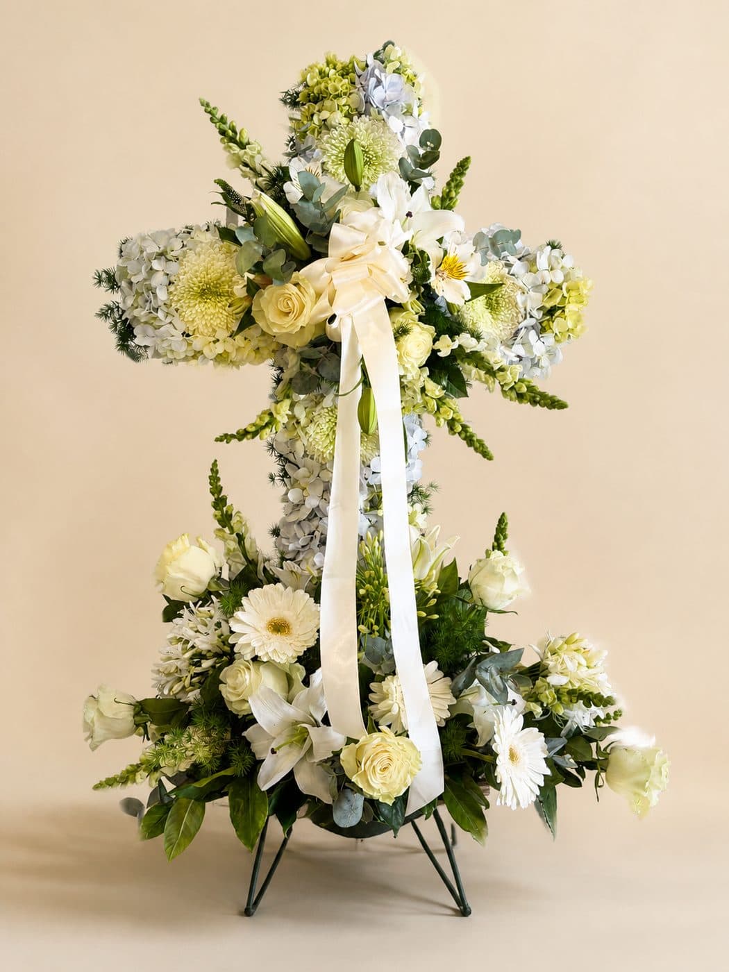 Corona fúnebre de Celiflor entregada en funeraria